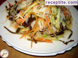 Chinese salad with seaweed