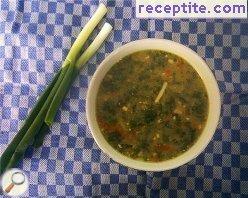 Nettle soup with feta cheese and noodles