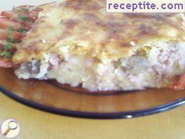 Minced meat with potatoes and mushrooms