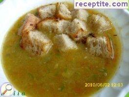 Vegetable soup with bread crumbs
