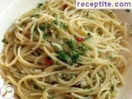 Spaghetti alysunflower oil (Aglio e olio)
