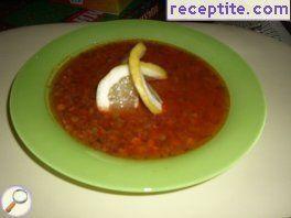 Lentil soup with carrot and pepper
