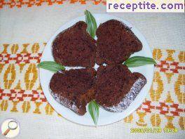Chocolate sponge cake with raisins