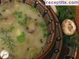 Soup of leek and mushrooms