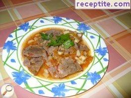 Stewed tongue with red sauce