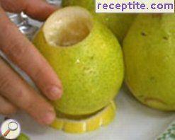 Stuffed pears with lemon cream