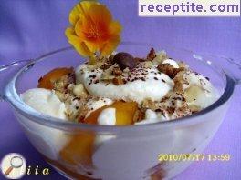 Fruit cream with cottage cheese