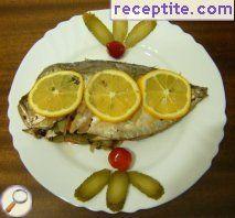 Oil fish with olives and leek