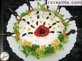 Salad-layered cake of tomatoes and strained yogurt