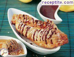 Bananas in butertesto with chocolate sauce