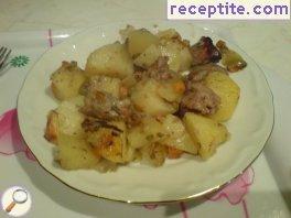 Chicken liver with potatoes in the oven