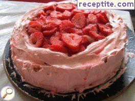 Layered cake with strawberries and cream Layered cake with strawberries and cream