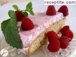 Layered cake with raspberry snow