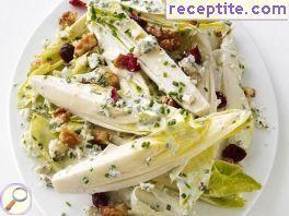 Salad of chicory and blue cheese