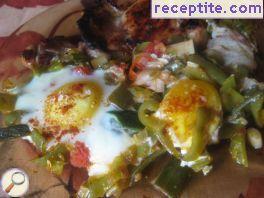 Eggs with pepper sauce