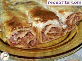 Pancakes with mince and gravy Pancakes with mince and gravy
