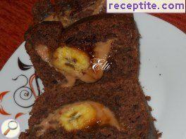 Chocolate sponge cake with bananas