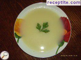 Cream soup of potato and leek