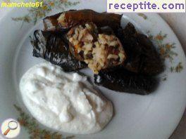 Vine dolmas with chicken liver