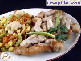 Chicken with cream and vegetables