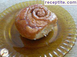 Cinnamon snails with caramel Cinnamon snails with caramel