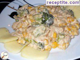 Chicken with processed cheese and broccoli