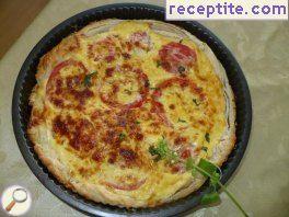 Tart with tomato and basil