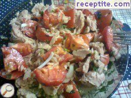 Tuna salad with tomatoes
