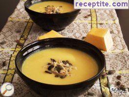 Cream of pumpkin soup with ginger
