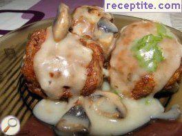 Meatballs in mushroom sauce