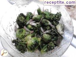Salad with broccoli, Brussels sprouts and sumac