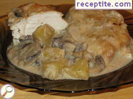 Chicken with apples and sauce a la Normad