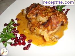 Lamb leg with garlic and thyme