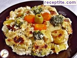 Broccoli (cauliflower) with potatoes in the oven