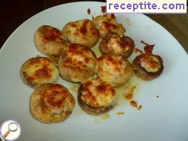Stuffed mushrooms with processed cheese and smoked chicken