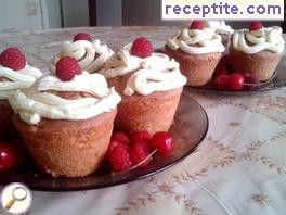 Muffins with butter cream