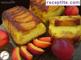 Cake with caramel and nectarines