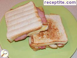 Sandwiches with bacon and pears