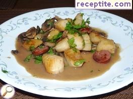 Mussels with mushrooms and smoked sausage Mussels with mushrooms and smoked sausage