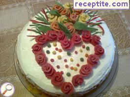 Layered cake with cream cream and gelatin