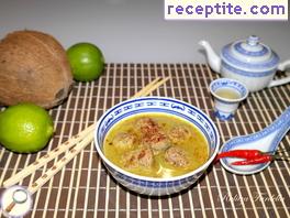 Coconut curry soup with balls