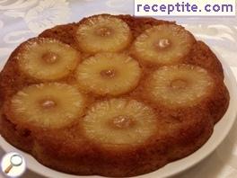 Invert cake with pineapple