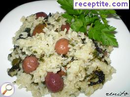 Spinach with rice and olives
