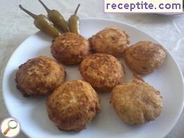 Potato with chicken meatballs and cheese