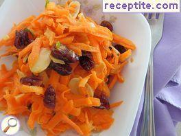 Salad with carrots, almonds and mustard Salad with carrots, almonds and mustard