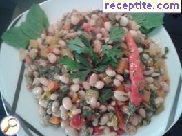 Beans with vegetables and spinach