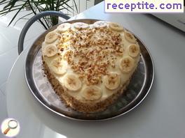 Banana layered cake with walnuts