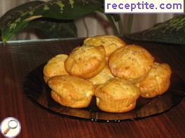 Savory muffins with mozzarella and oregano