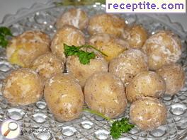 Potatoes with crust of sea salt (Papas arrugadas)