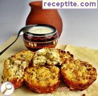 Muffins with filo pastry sheets, leek and cheese